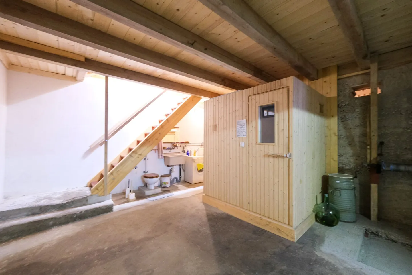 Vielseitiges Mehrfamilienhaus - Foto 11 von 17