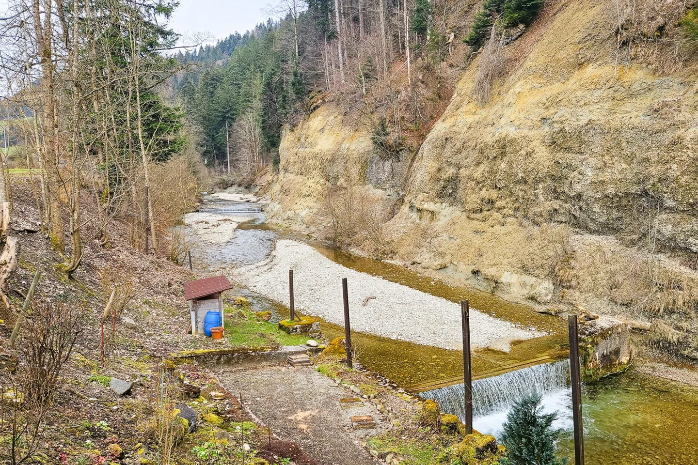 Vielseitiges Mehrfamilienhaus - Foto 9 von 17