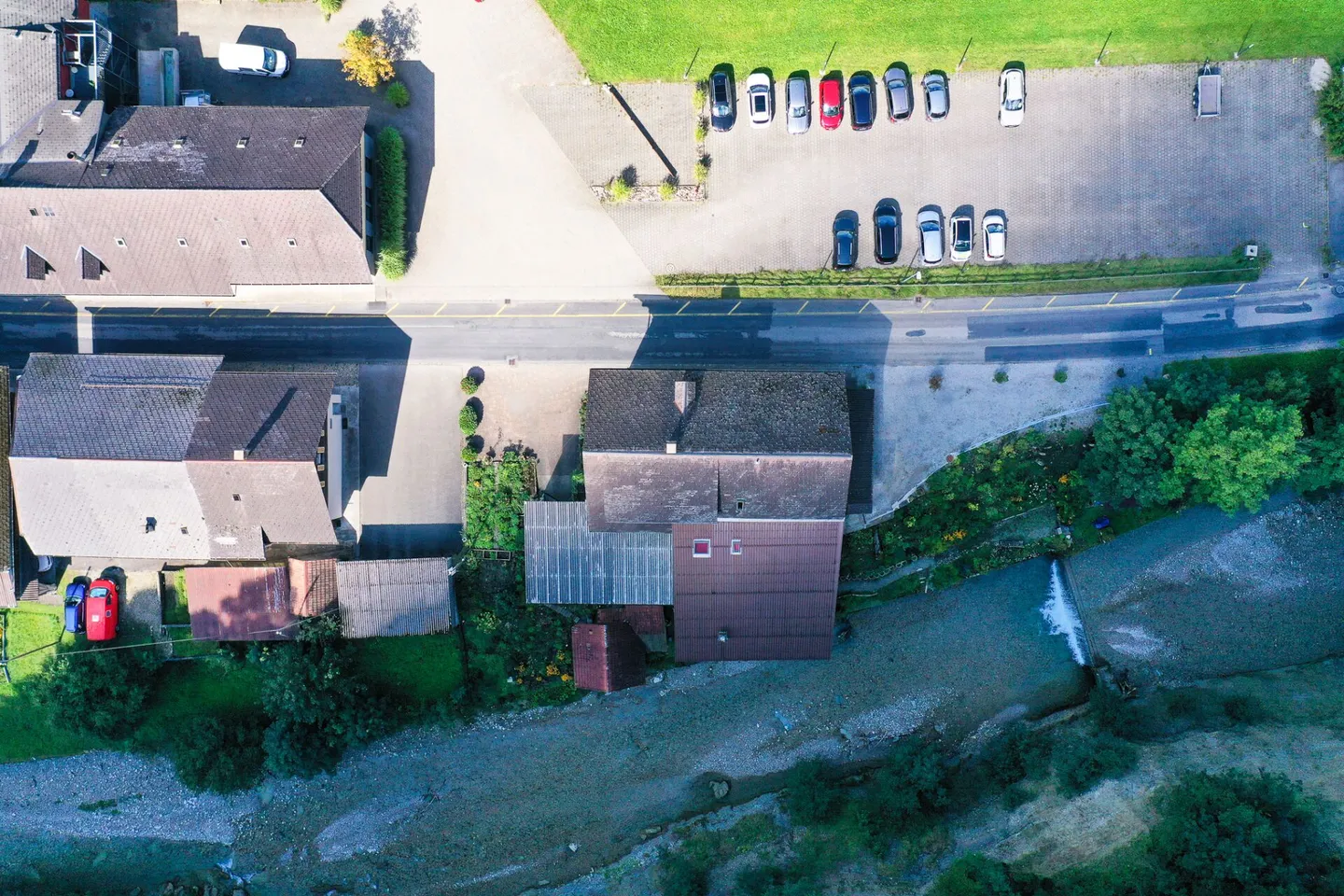 Vielseitiges Mehrfamilienhaus - Foto 15 von 17