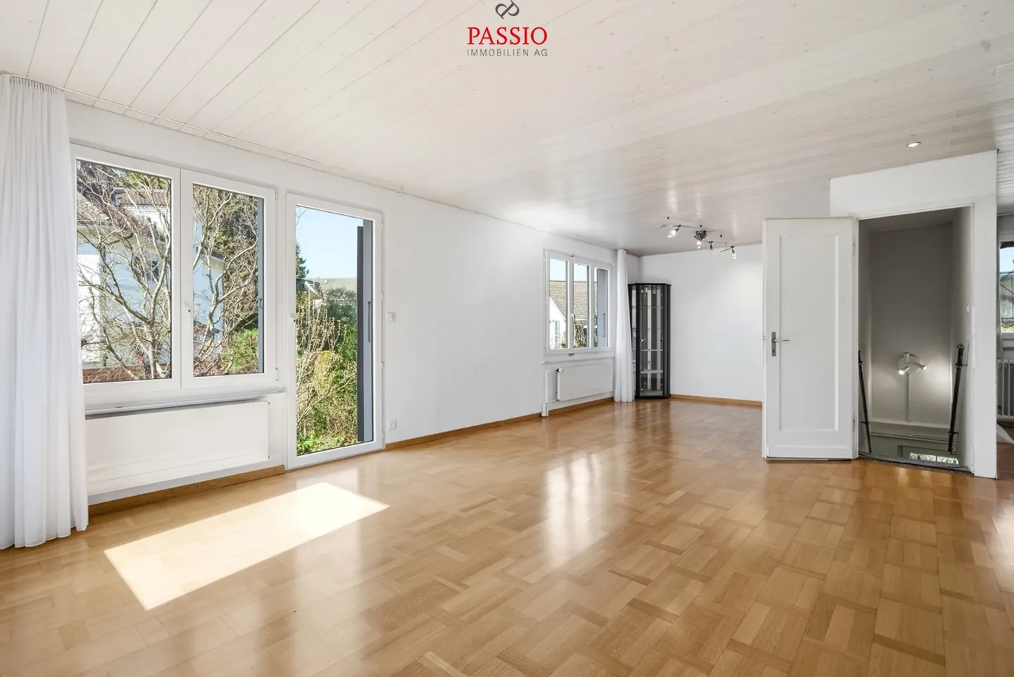 Beautiful 4.5-(5.5-)room single-family house with garden and lots of charm - Photo 4 of 33