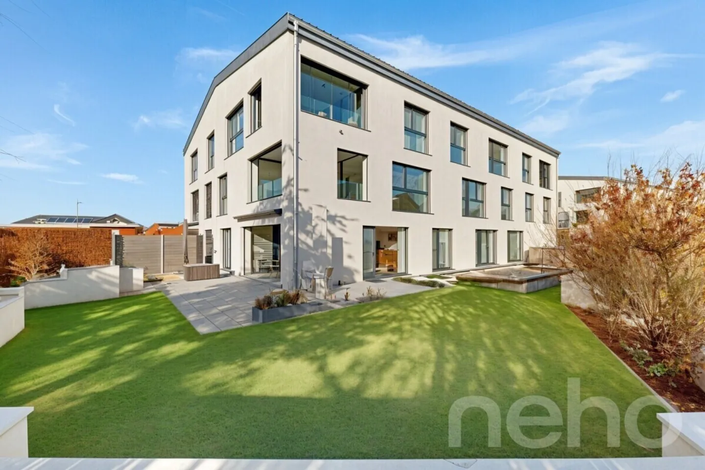 Contemporary garden-level apartment with large private garden - Photo 1 of 12