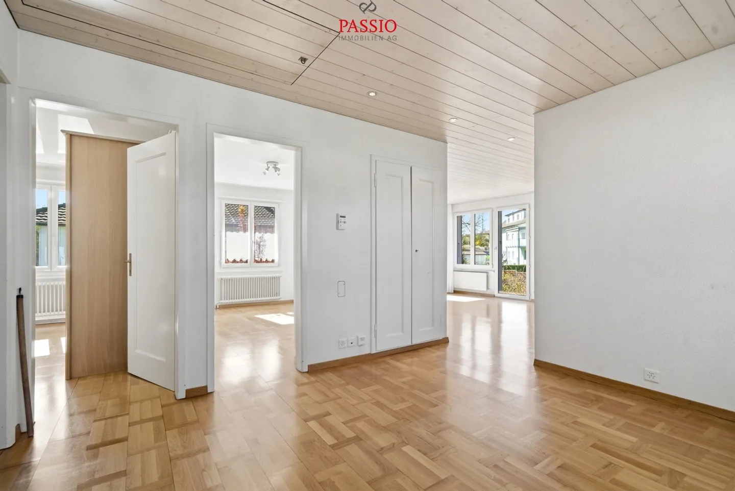 Beautiful 4.5-(5.5-)room single-family house with garden and lots of charm - Photo 8 of 33