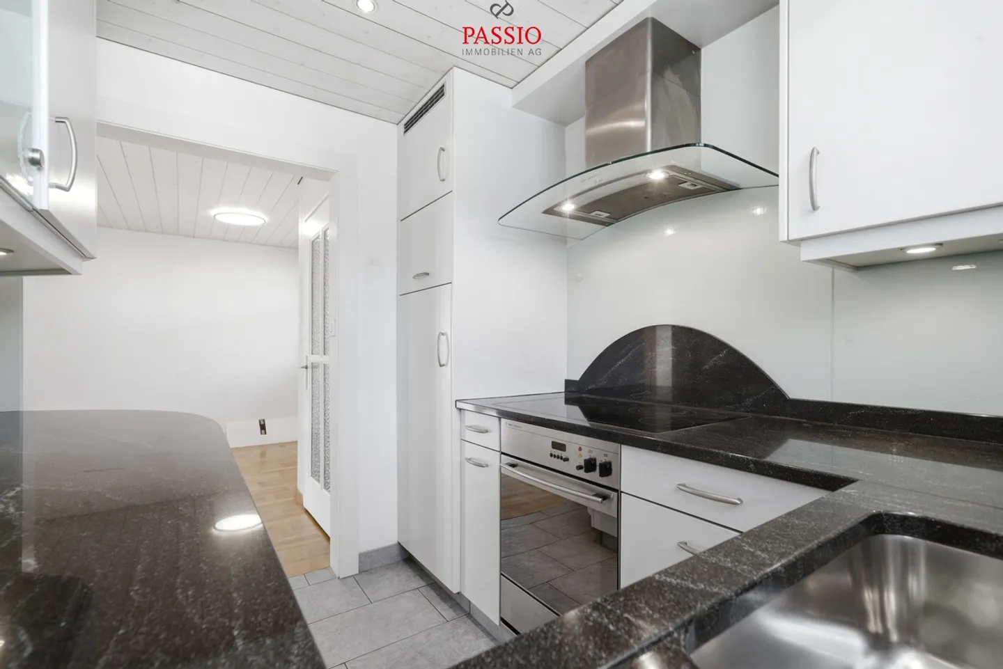 Beautiful 4.5-(5.5-)room single-family house with garden and lots of charm - Photo 10 of 33