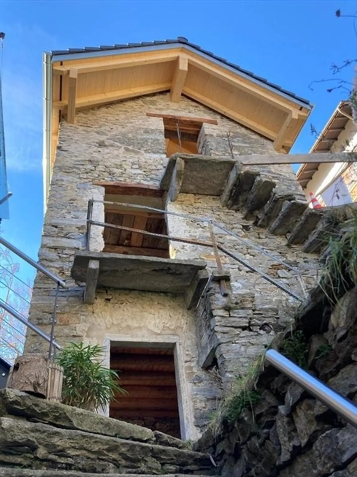 Rustico parzialmente ristrutturato a Calezzo-Intragna - Foto 2 di 16