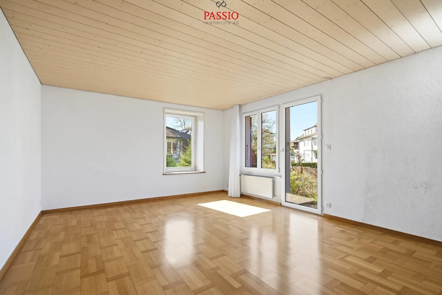 Beautiful 4.5-(5.5-)room single-family house with garden and lots of charm - Photo 6 of 33