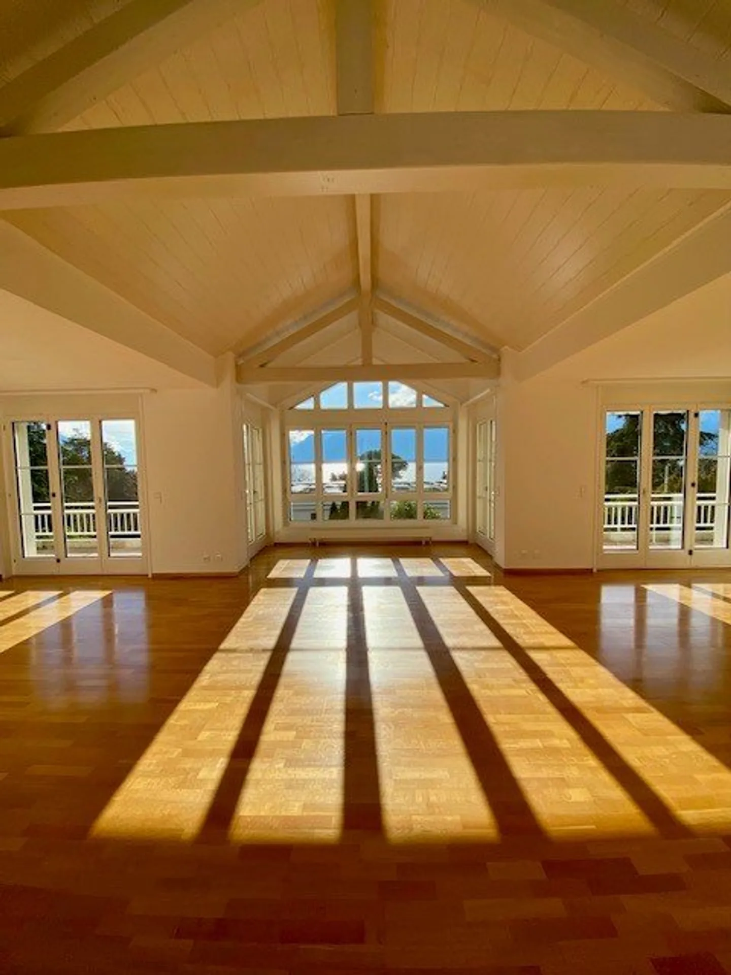 Wohnung mit 5.5 Zimmern im 2. Stock - Foto 4 von 13