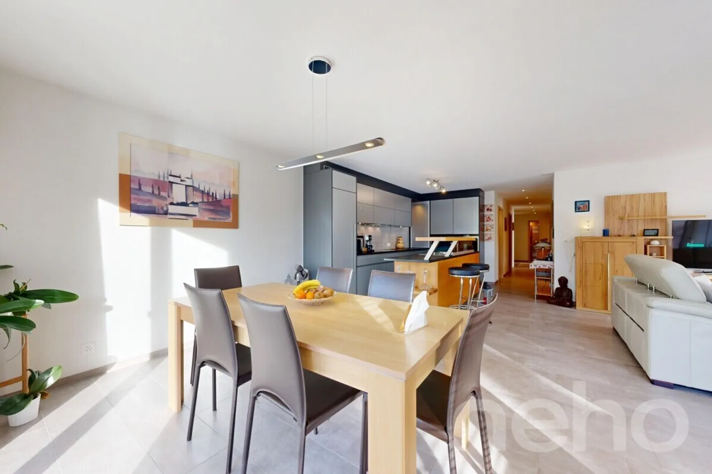 Contemporary garden-level apartment with large private garden - Photo 8 of 12