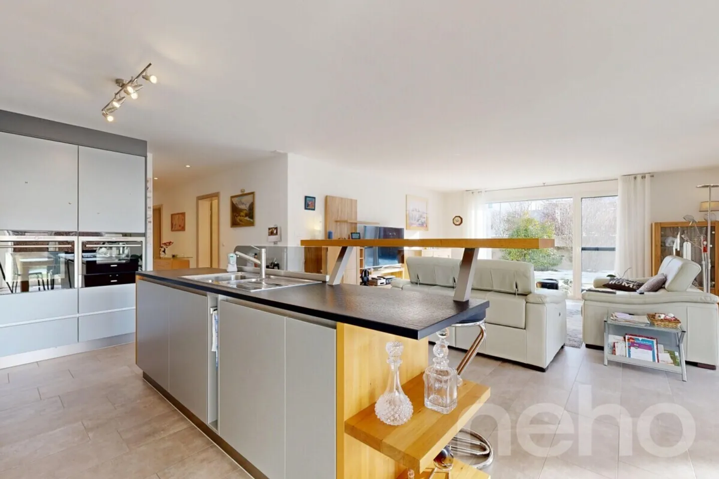 Contemporary garden-level apartment with large private garden - Photo 10 of 12