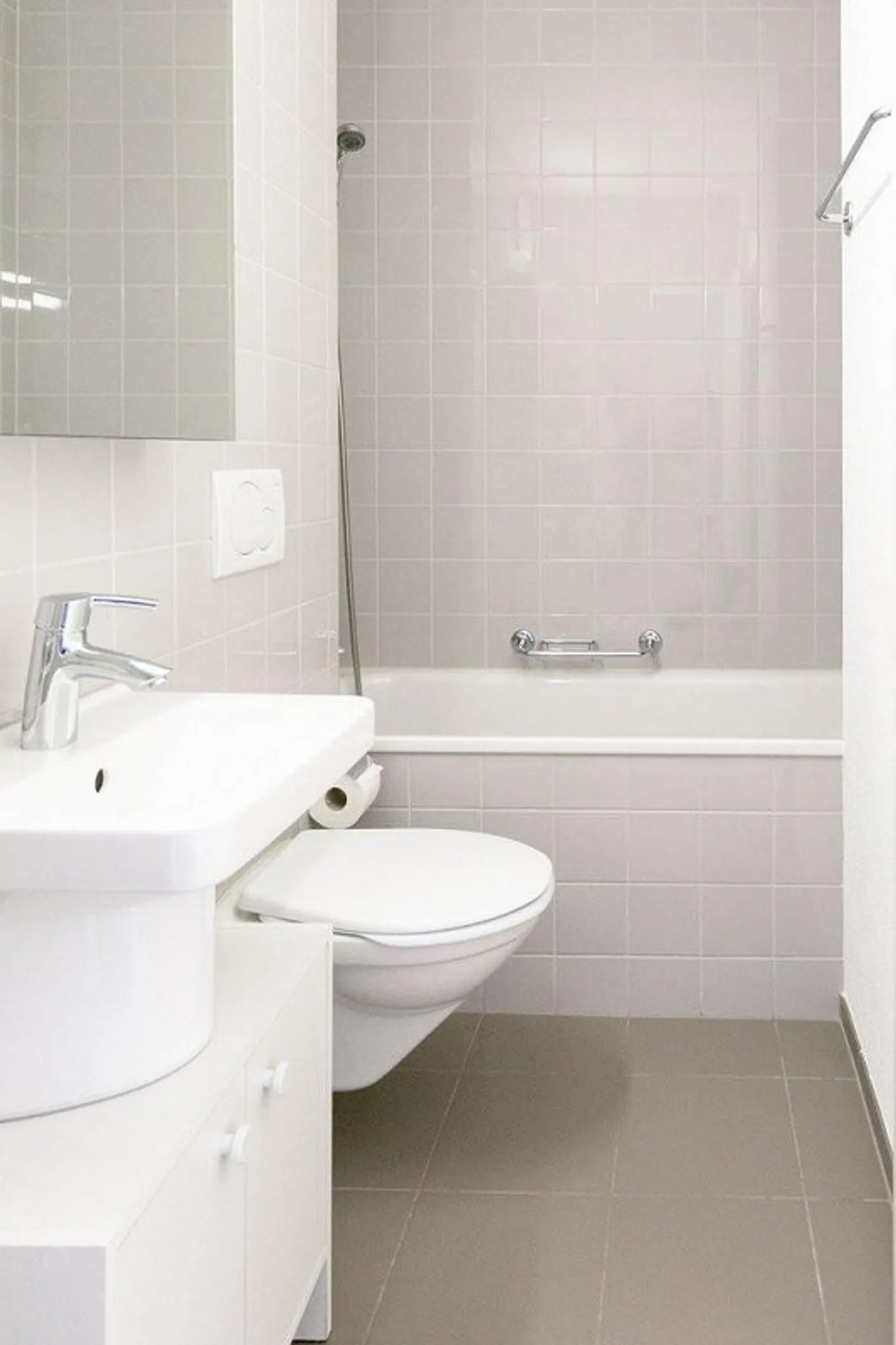 RENT WITHOUT DEPOSIT - Living in a central and quiet location - Photo 3 of 5