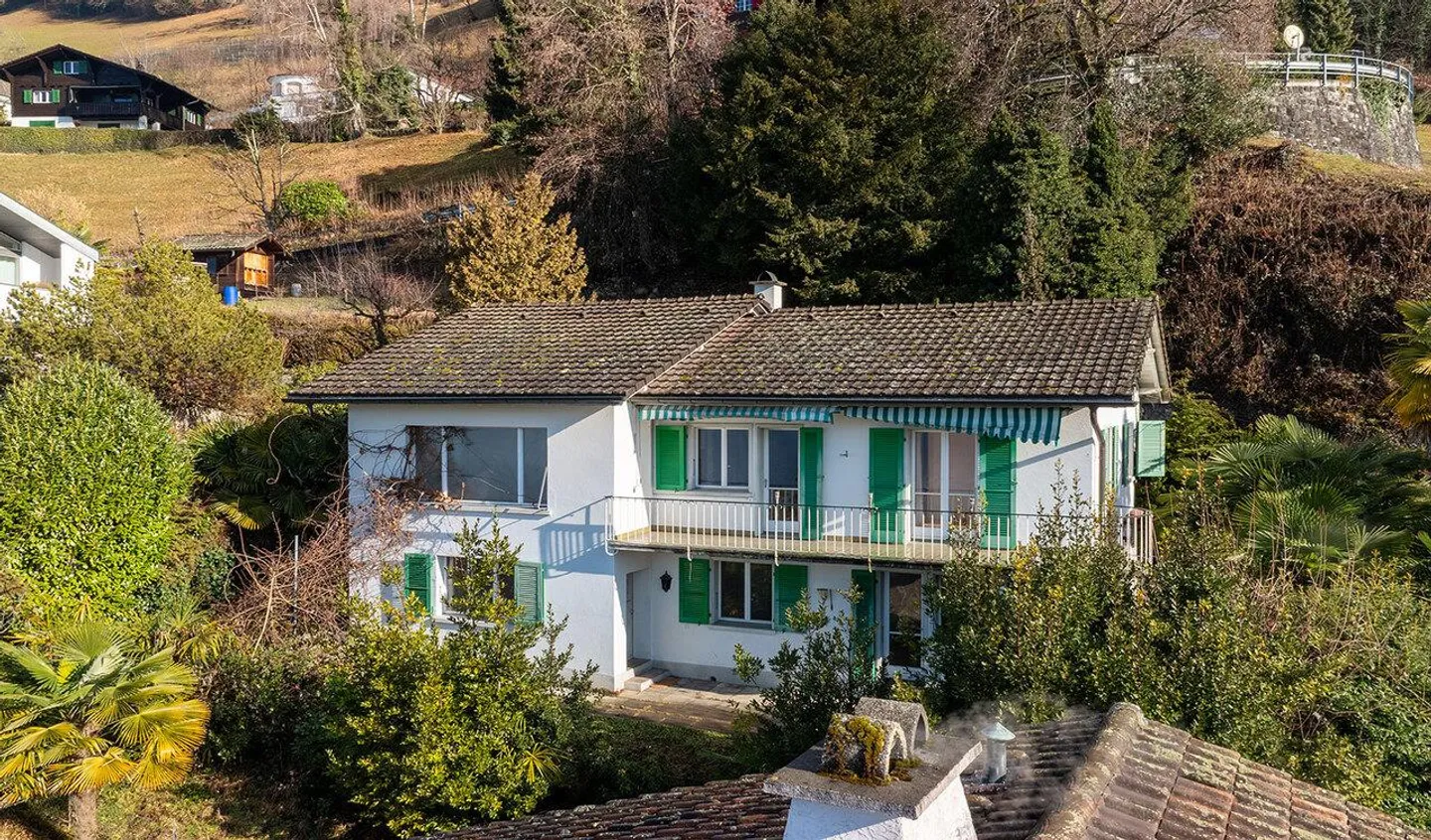 Investment property with approved new construction and expansion potential - Photo 4 of 11