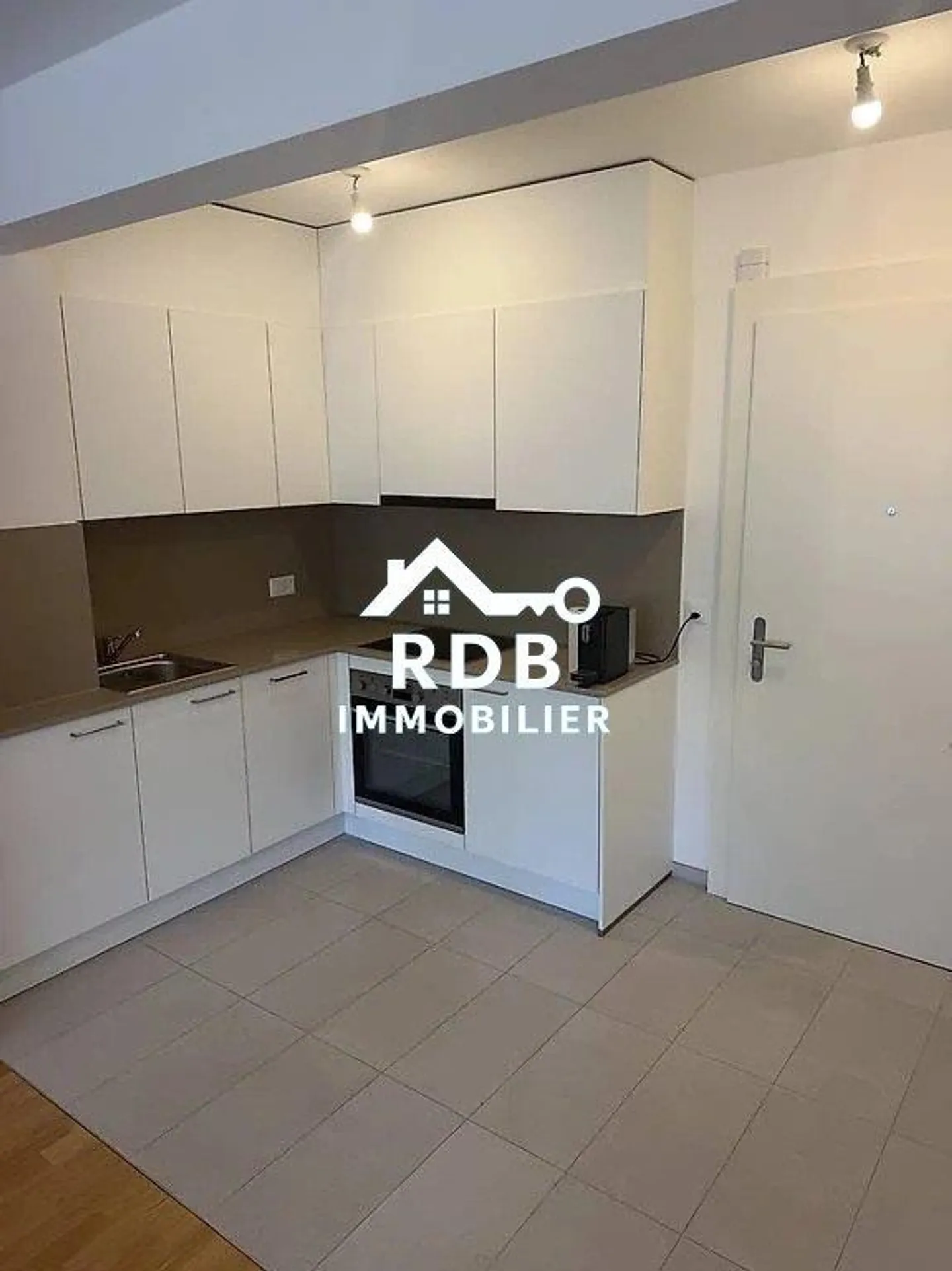 Appartamento ristrutturato con 2 stanze al 1° piano situato a Ginevra 1201 - Foto 2 di 3