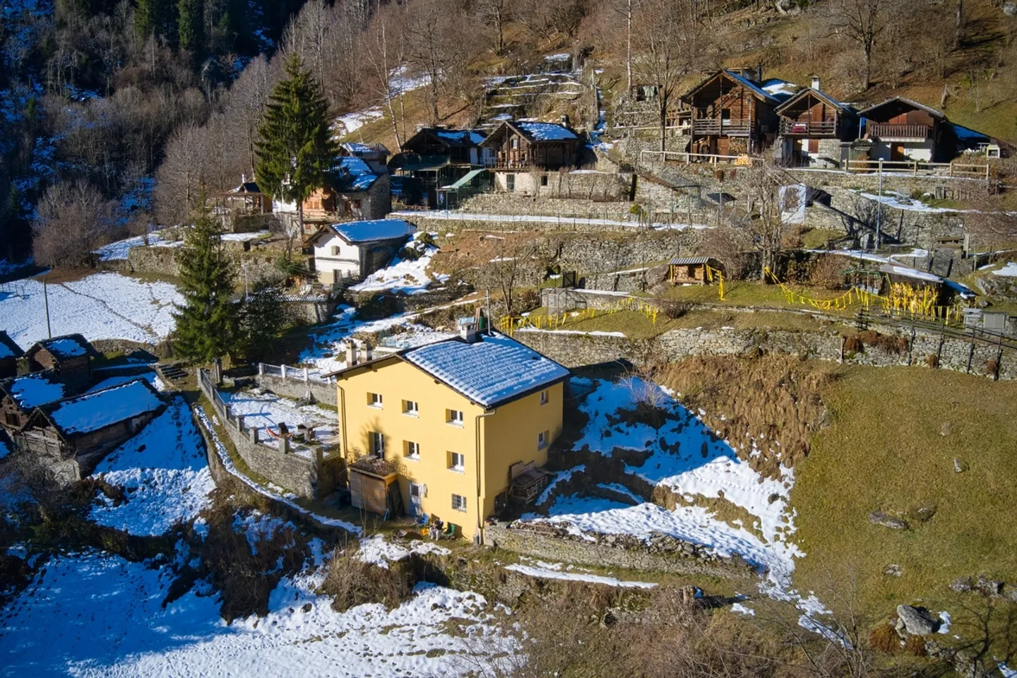 Casa Vacanze da Sogno: Affascinante Chalet con 7.5 Camere nella Calanca - Foto 1 di 11