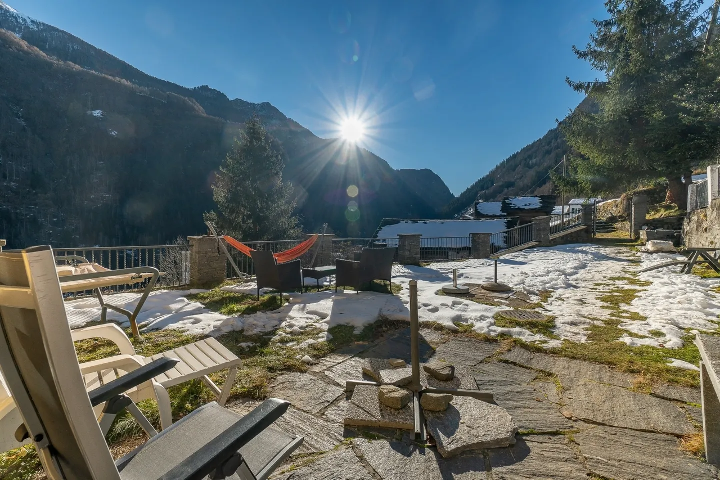 Casa Vacanze da Sogno: Affascinante Chalet con 7.5 Camere nella Calanca - Foto 8 di 11