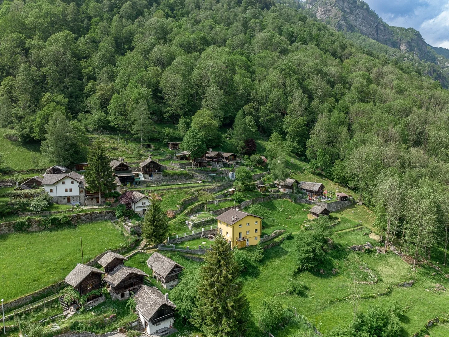 Casa Vacanze da Sogno: Affascinante Chalet con 7.5 Camere nella Calanca - Foto 10 di 11
