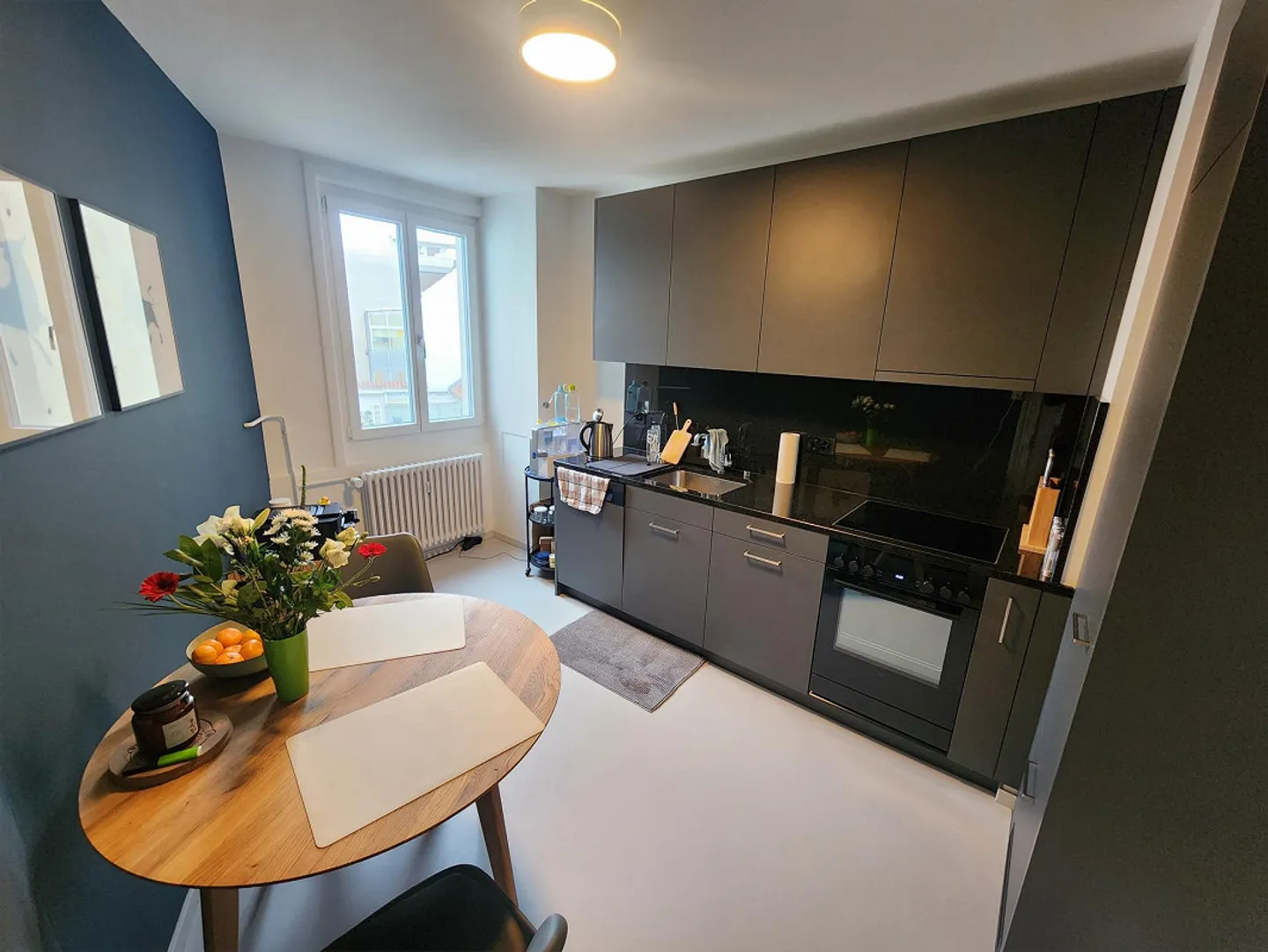 Prêt à emménager à Gundeli, Bâle : Emplacement privilégié et ensoleillé - Photo 3 sur 8