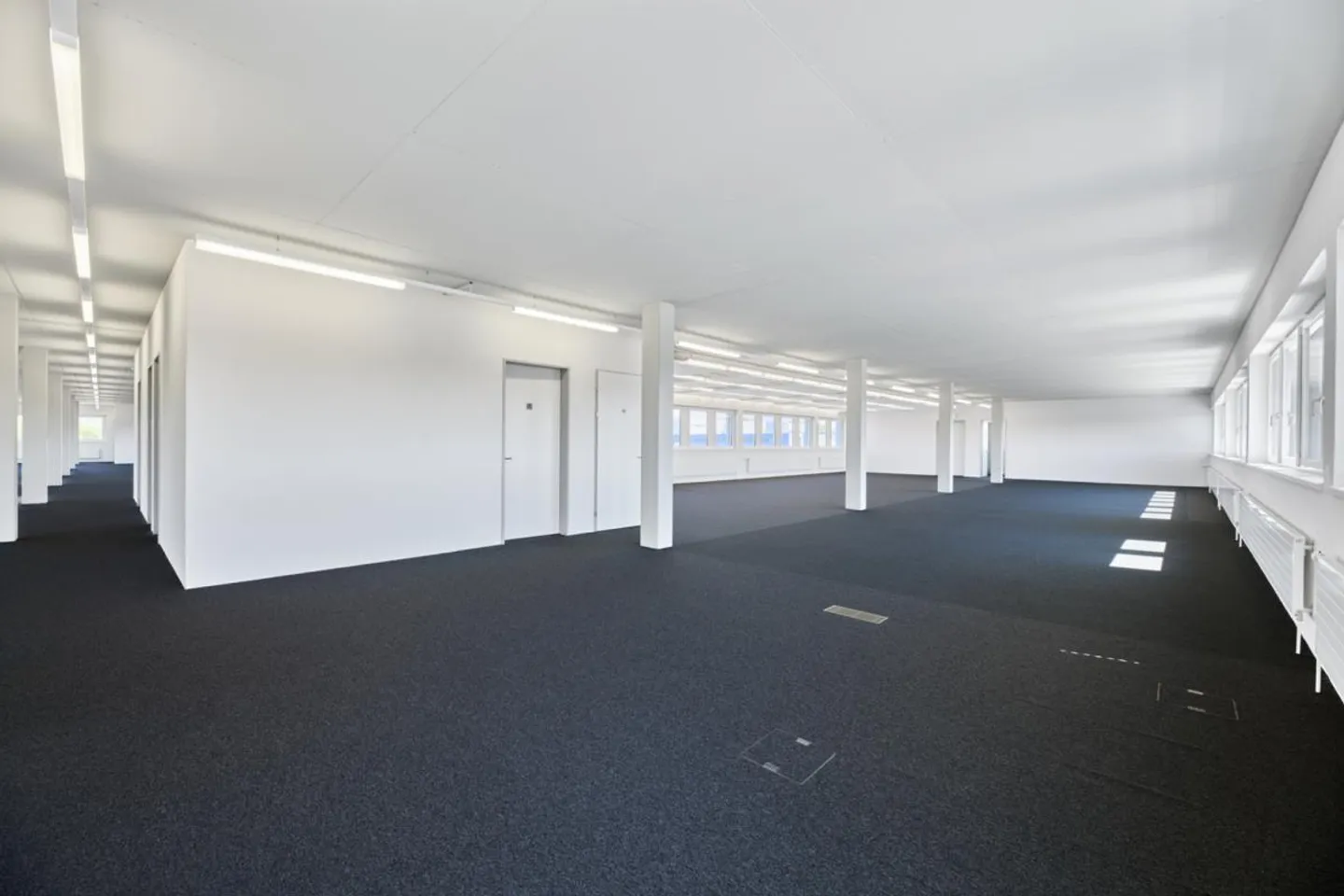 Bureaux et espaces commerciaux modernes - Prêt à emménager ! - Photo 3 sur 16