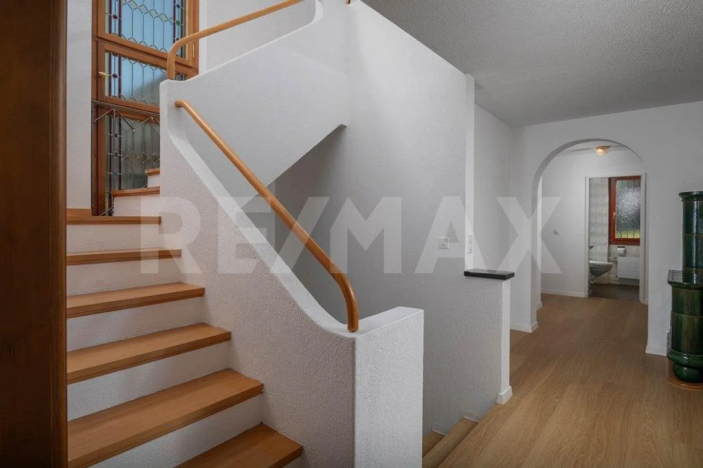 Well-maintained 6-room single-family house with a wide view and garden idyll - Photo 12 of 13