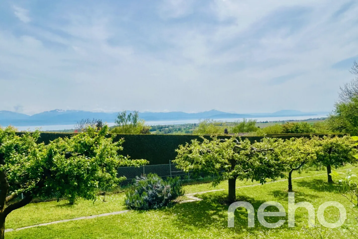 Stupenda proprietà con vista mozzafiato sul lago e sulle montagne - Foto 9 di 13