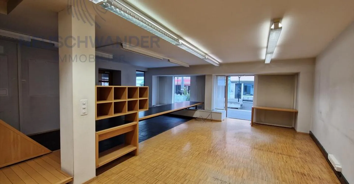 Edificio ad uso misto in affitto - Foto 1 di 6