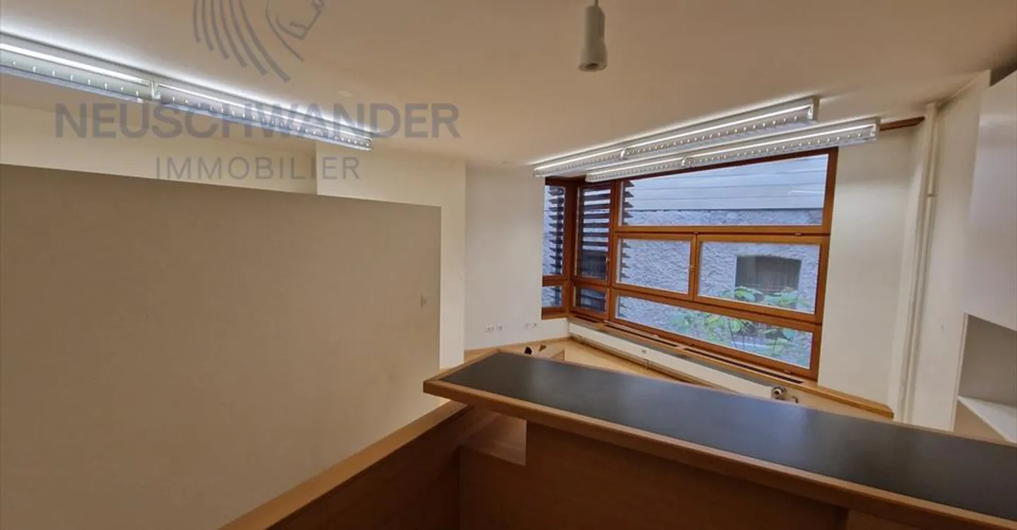 Edificio ad uso misto in affitto - Foto 3 di 6