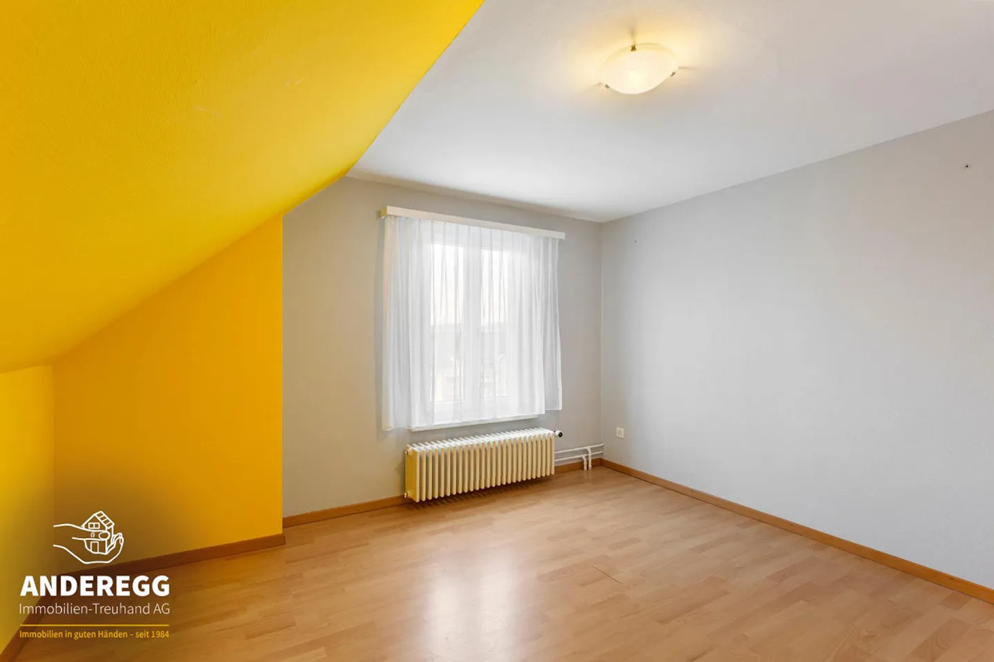 Zentral gelegenes 5-Zi.-DEFH mit 2-Zi.-Einliegerwohnung - Photo 10 sur 13