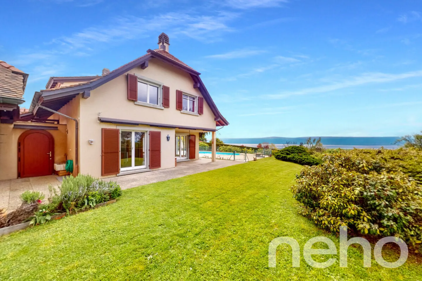 Stupenda proprietà con vista mozzafiato sul lago e sulle montagne - Foto 10 di 13