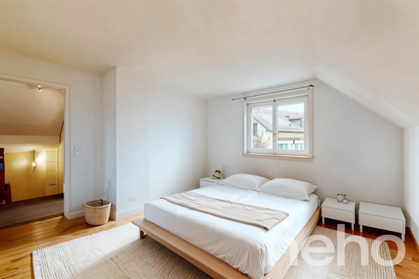 Stupenda proprietà con vista mozzafiato sul lago e sulle montagne - Foto 11 di 13