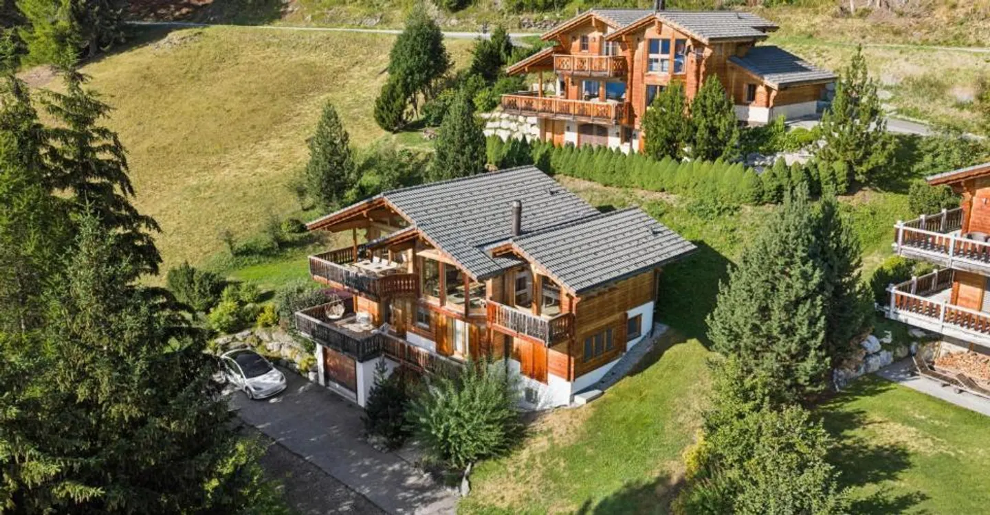 Residenza secondaria - Una proprietà eccezionale alle porte delle 4 valli - Foto 3 di 13