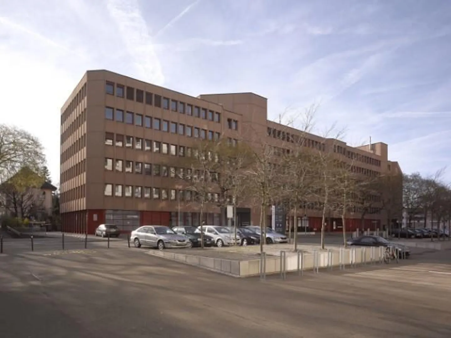 Bonne connexion aux transports en commun et aux routes : espace de bureau de 44 m2 - Photo 1 sur 2