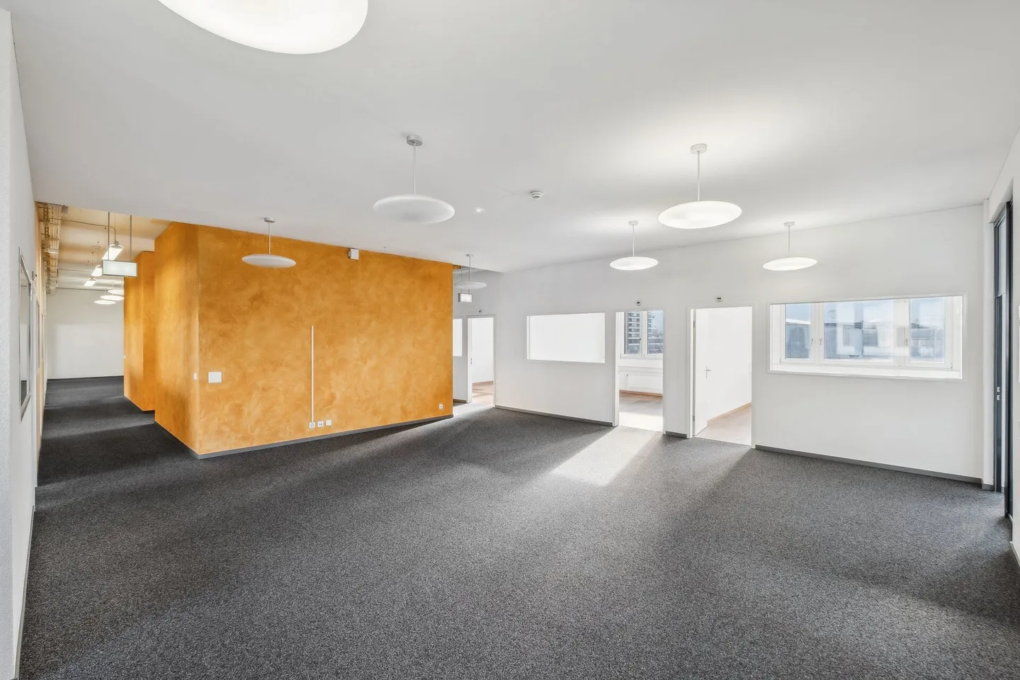 Attractive and versatile office space for rent in Buss Industrial Park - Photo 2 of 20