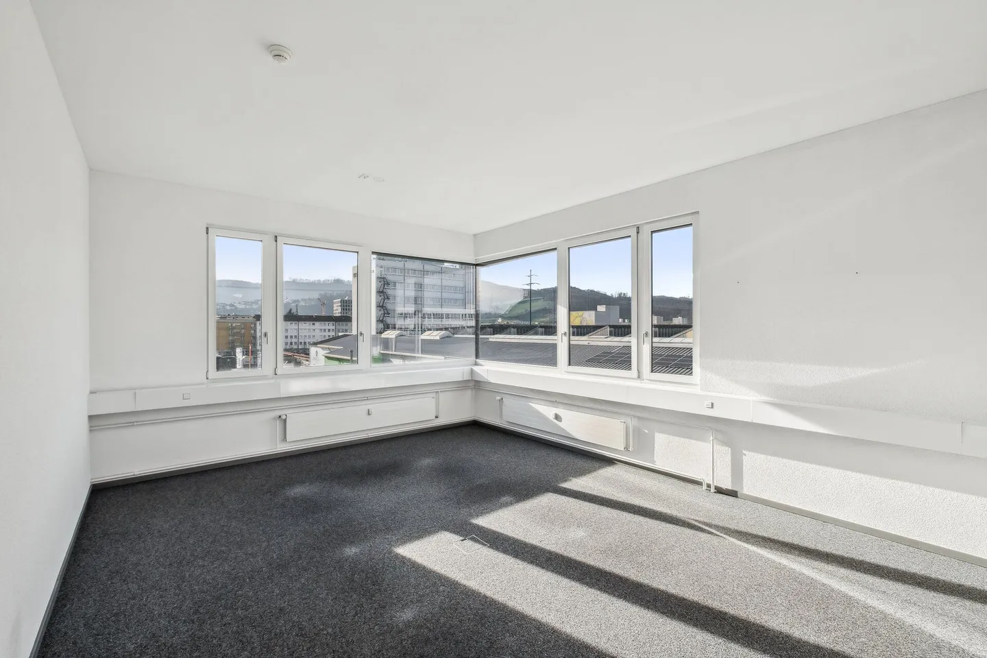 Attractive and versatile office space for rent in Buss Industrial Park - Photo 3 of 20