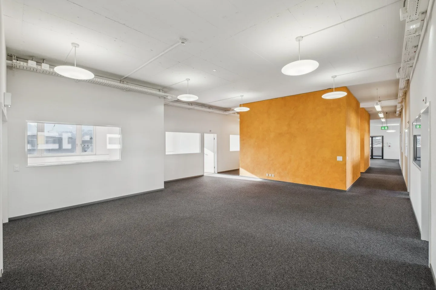 Attractive and versatile office space for rent in Buss Industrial Park - Photo 8 of 20