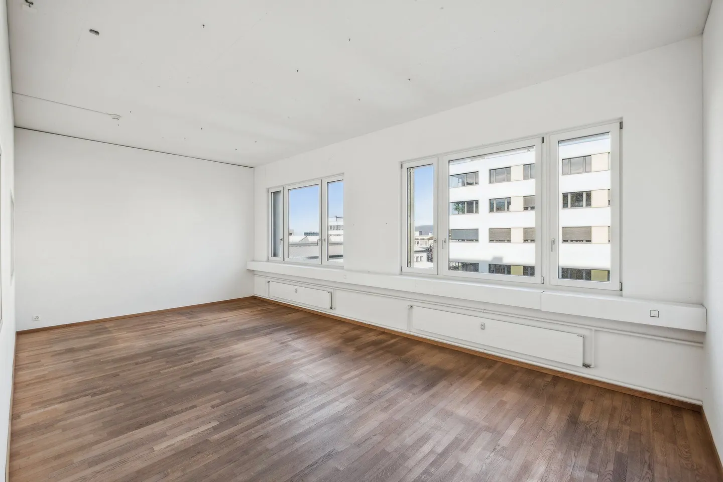 Attractive and versatile office space for rent in Buss Industrial Park - Photo 11 of 20