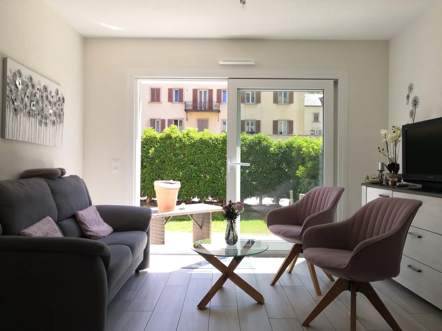 Nice 2.5 rooms on the ground floor with terrace - Photo 1 of 9