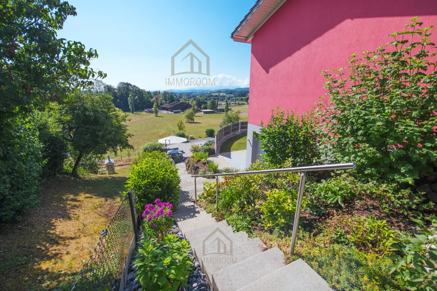 A home with plenty of space, privacy, and a dream view - Photo 5 of 9