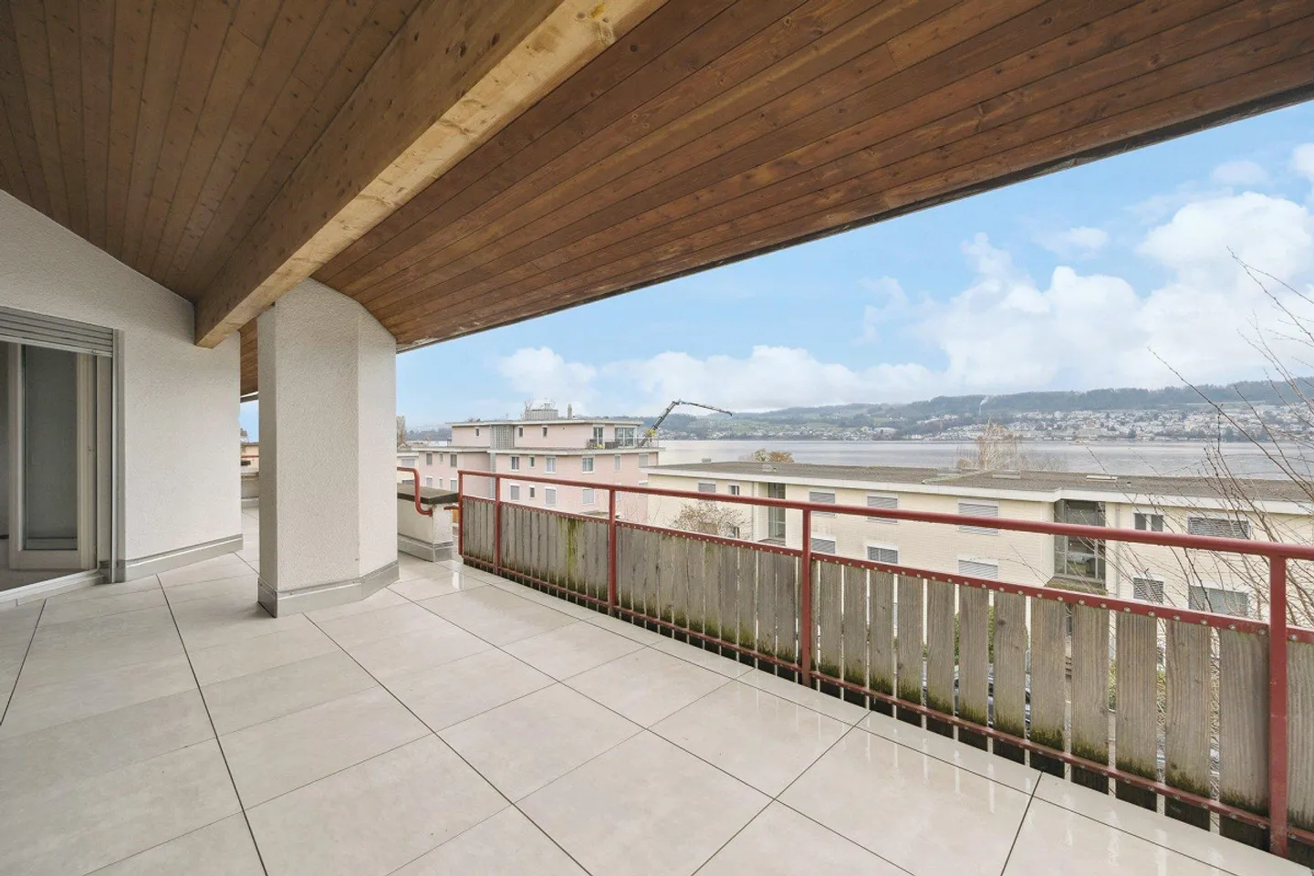 4.5-room apartment on the 2nd floor for rent in Feldmeilen 8706 - Photo 1 of 12