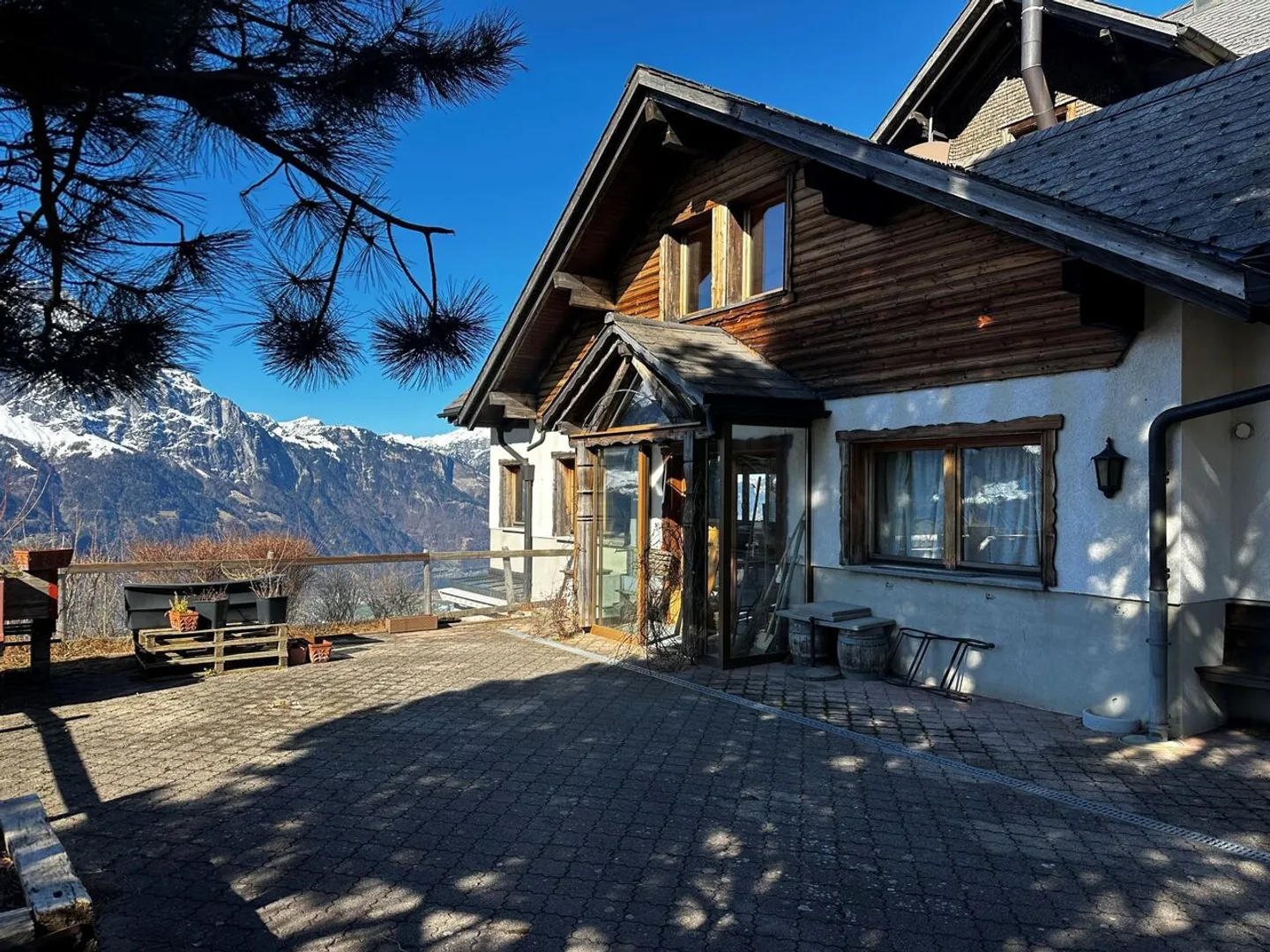 Ex Albergo di Montagna Haldi - Proprietà Unica con Grande Potenziale - Foto 3 di 13