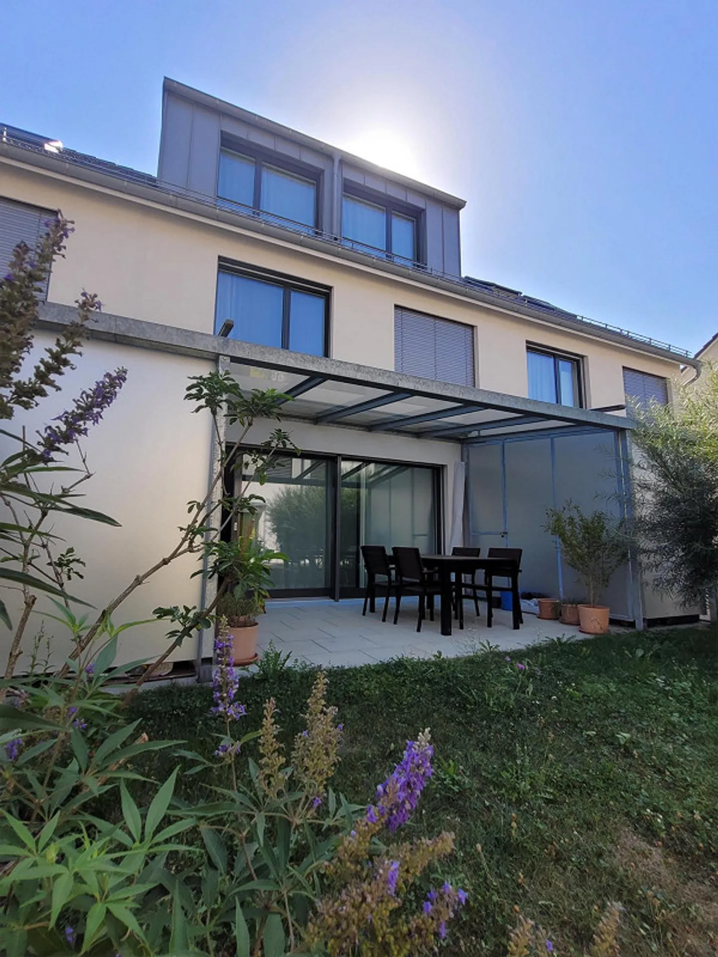 Recherche d'un nouveau locataire pour une maison individuelle moderne de 5,5 pièces ! - Photo 1 sur 10