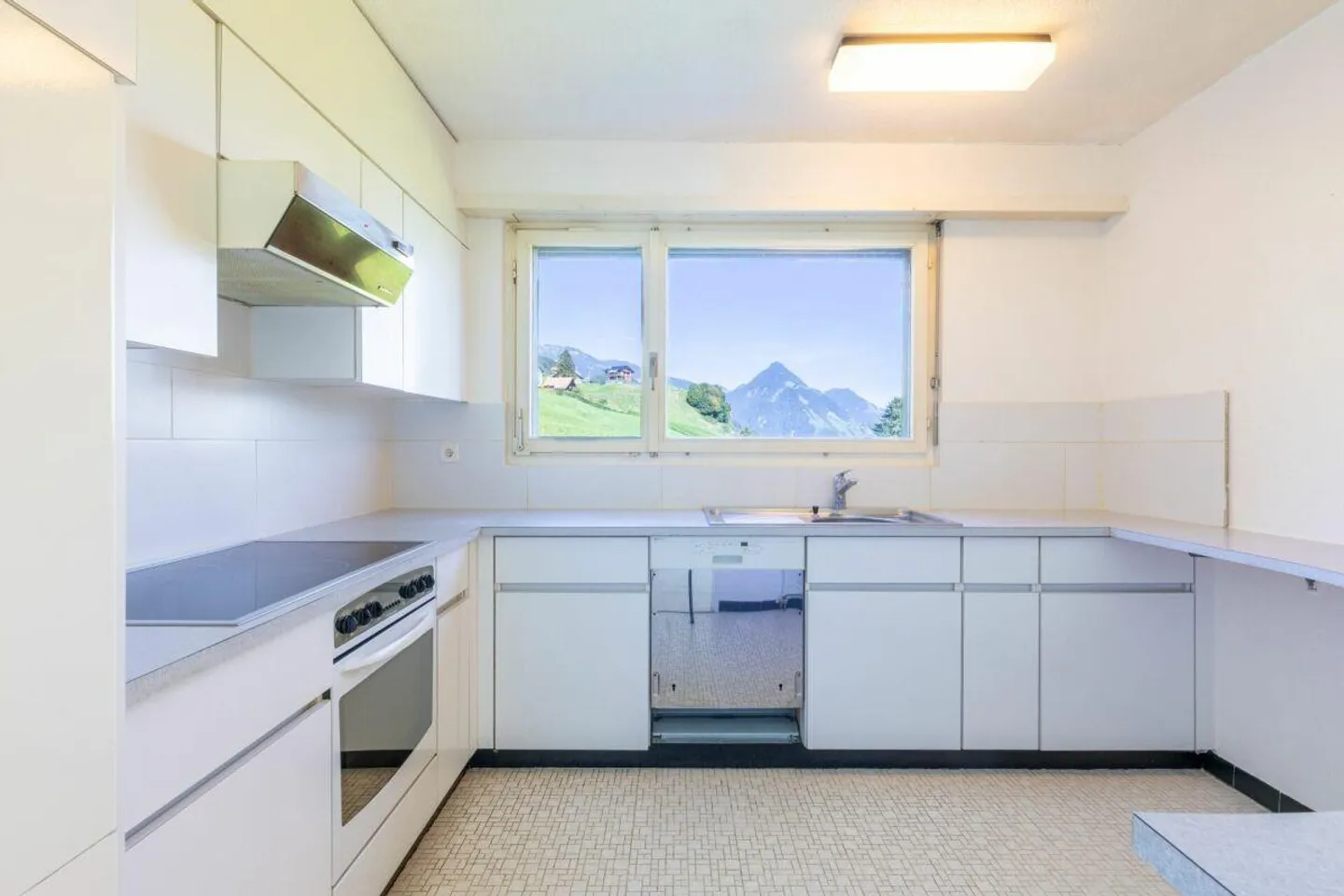 Terrace Apartment with Panoramic View - Photo 7 of 9