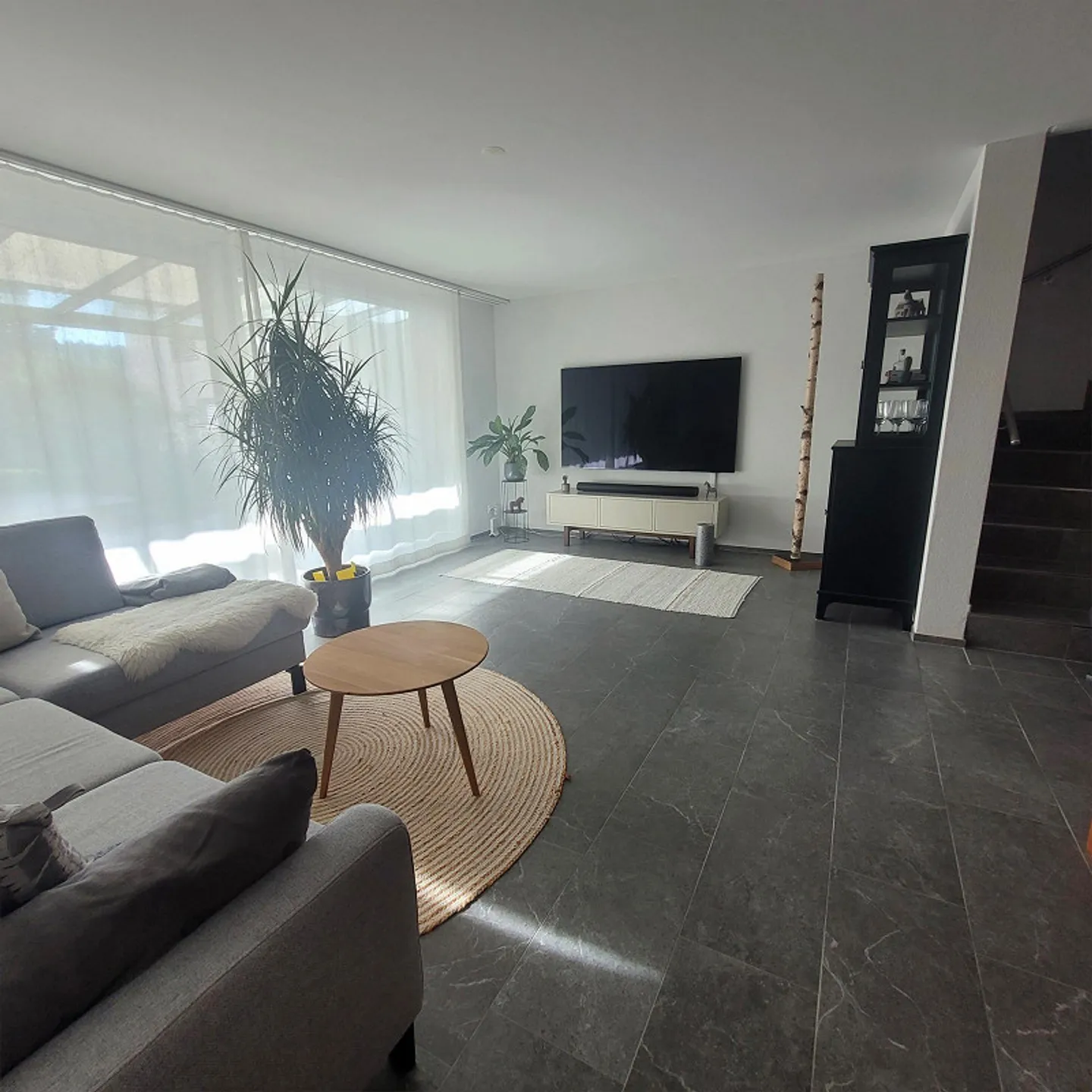 Recherche d'un nouveau locataire pour une maison individuelle moderne de 5,5 pièces ! - Photo 2 sur 10