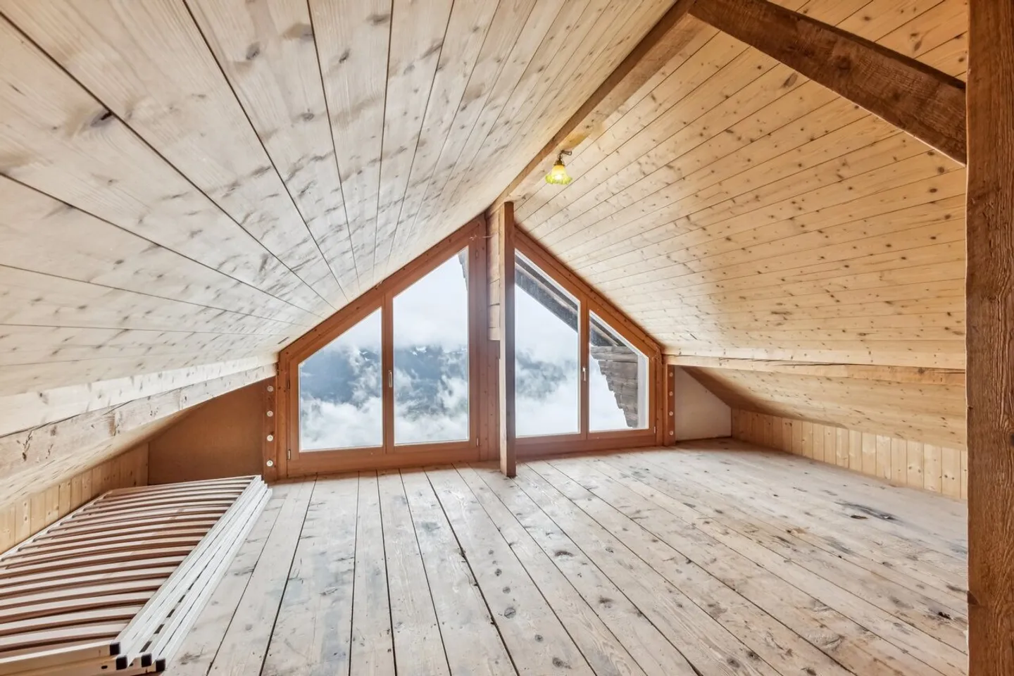 Ex Albergo di Montagna Haldi - Proprietà Unica con Grande Potenziale - Foto 10 di 13