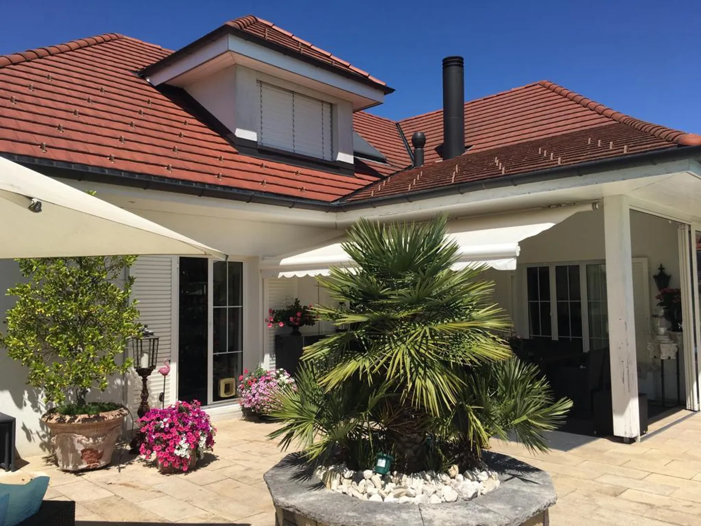Exclusive single-family home with pool, large garden and building reserve - Photo 3 of 11
