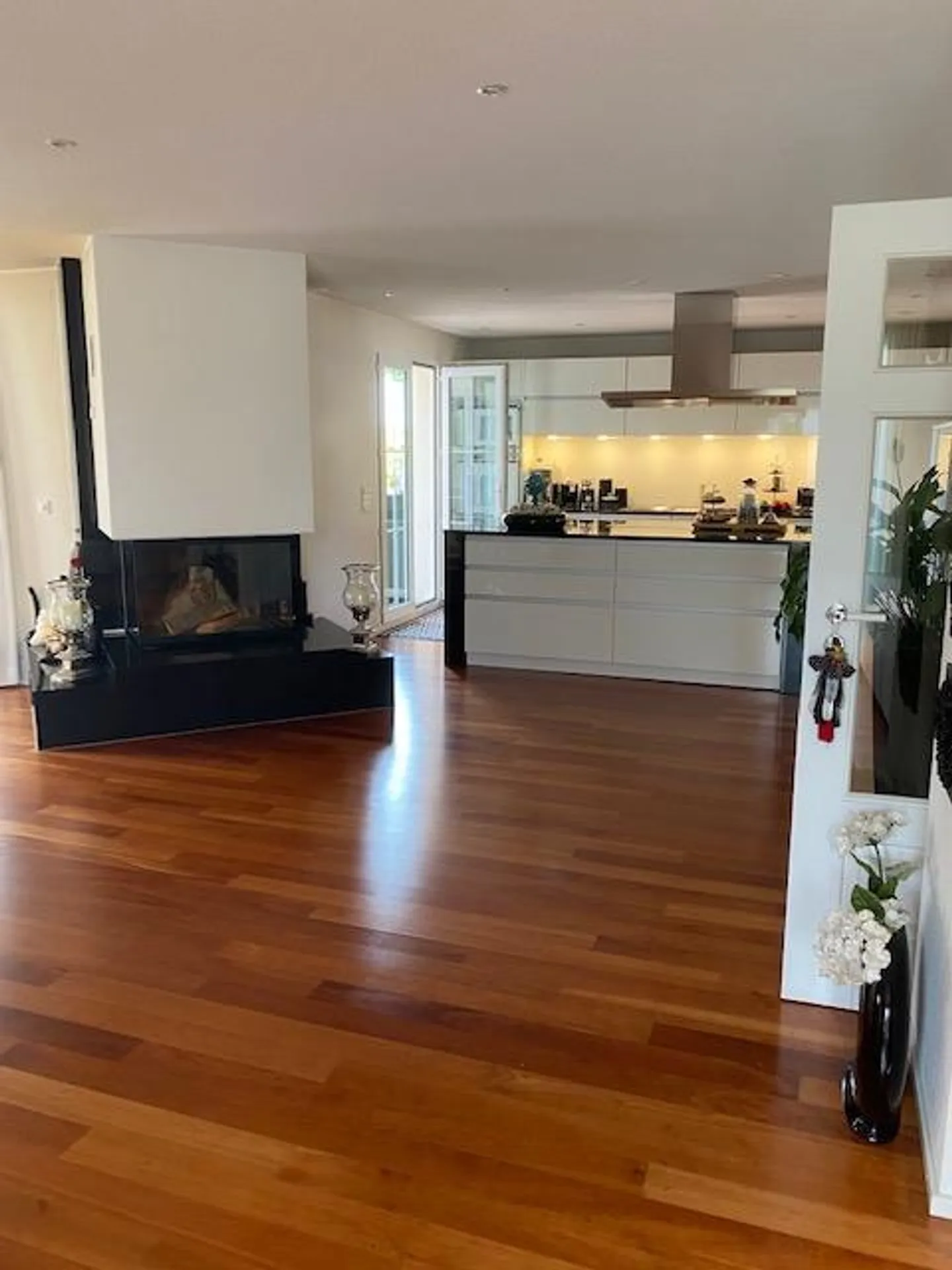 Exclusive single-family home with pool, large garden and building reserve - Photo 10 of 11