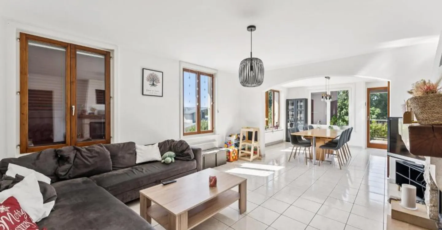 House to renovate with great potential - Photo 3 of 12