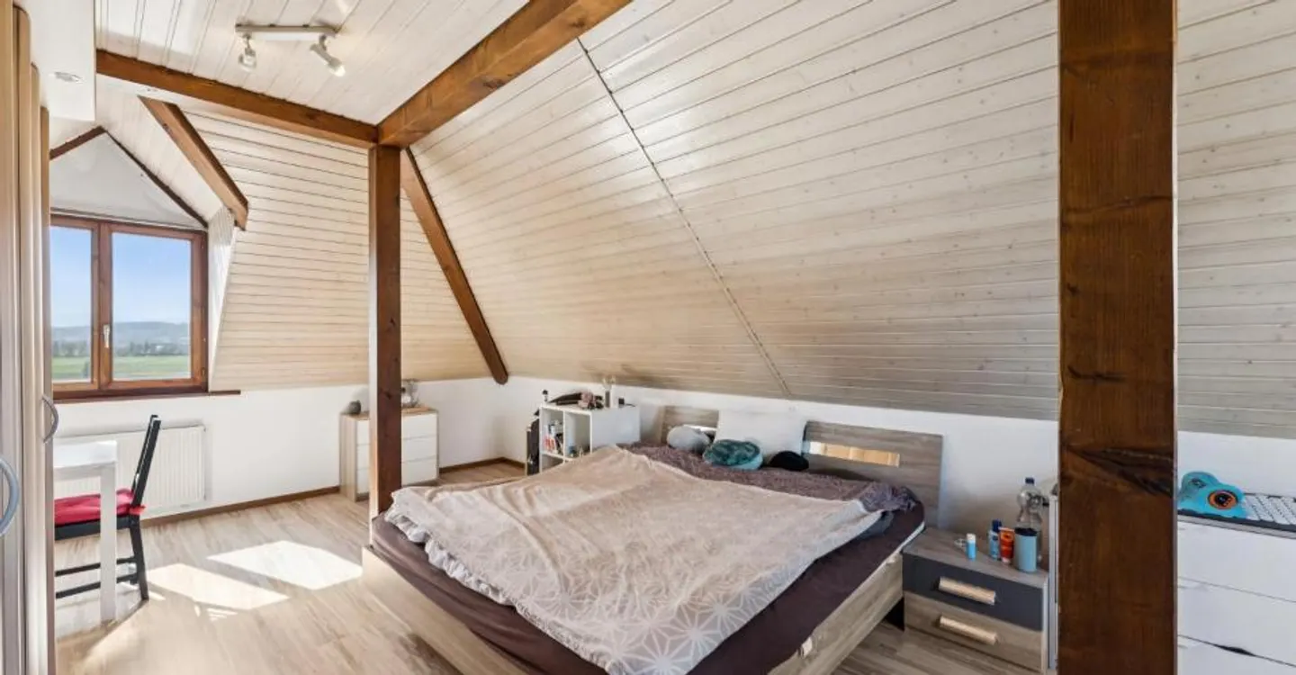 House to renovate with great potential - Photo 4 of 12