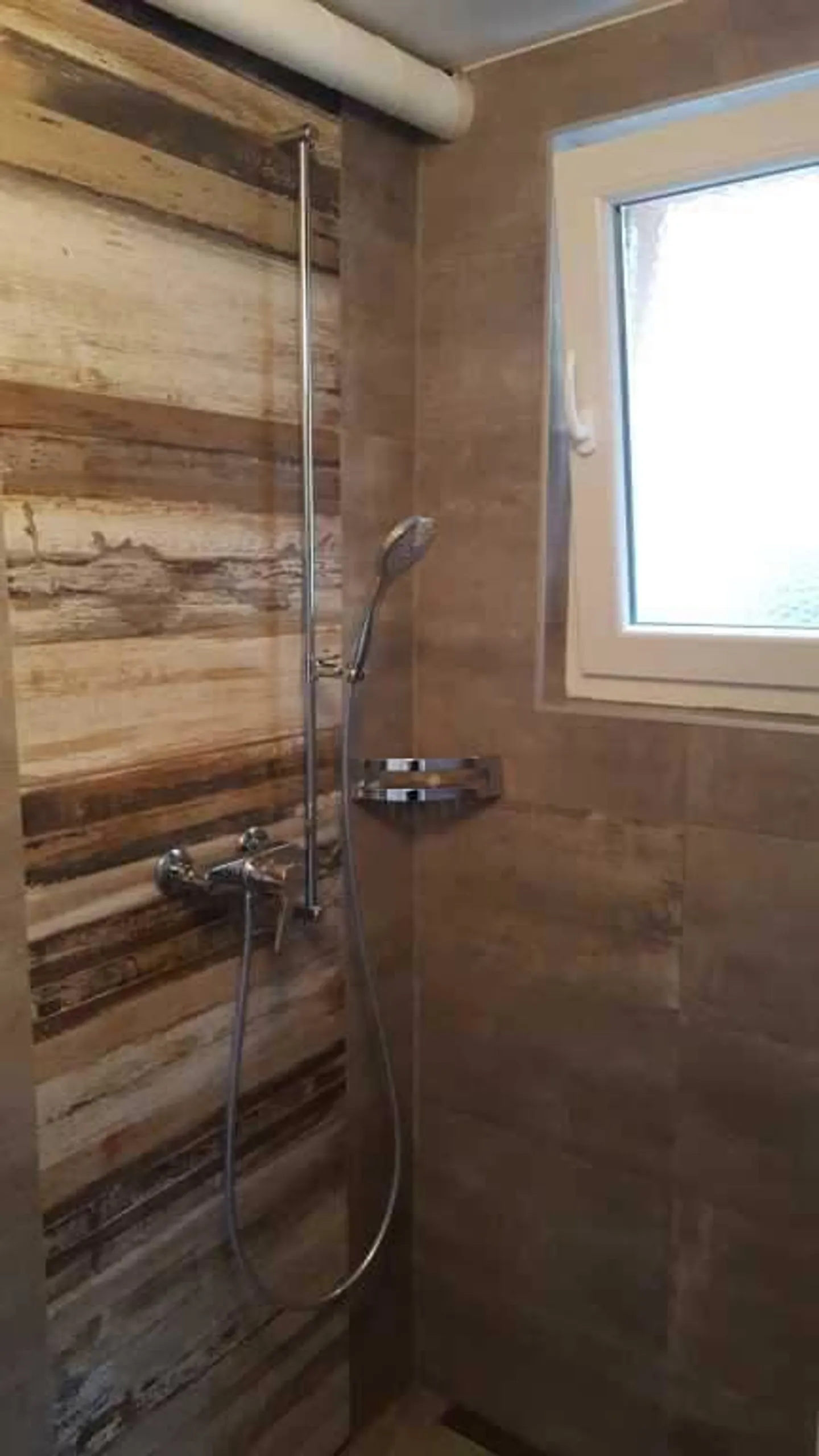 MÖBLIERTES ZIMMER ZU VERMIETEN - Foto 4 von 7