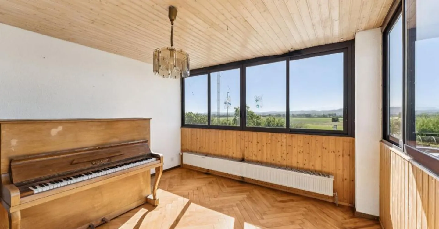 House to renovate with great potential - Photo 10 of 12