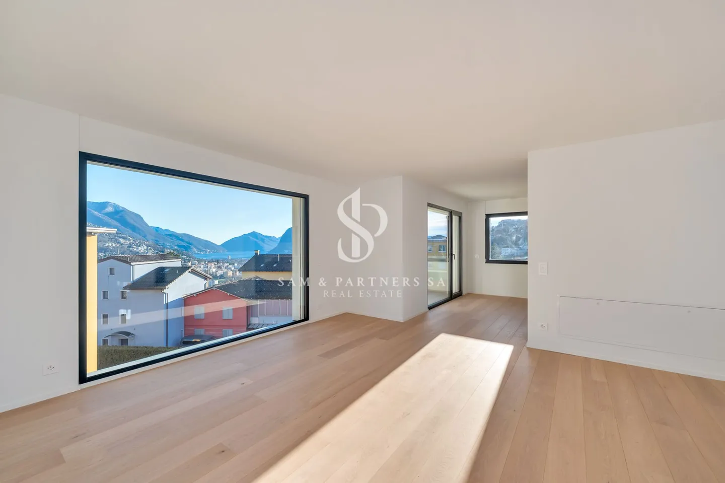 Penthouse with Lake View - Photo 1 of 12