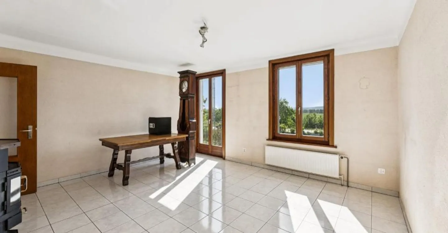 House to renovate with great potential - Photo 9 of 12