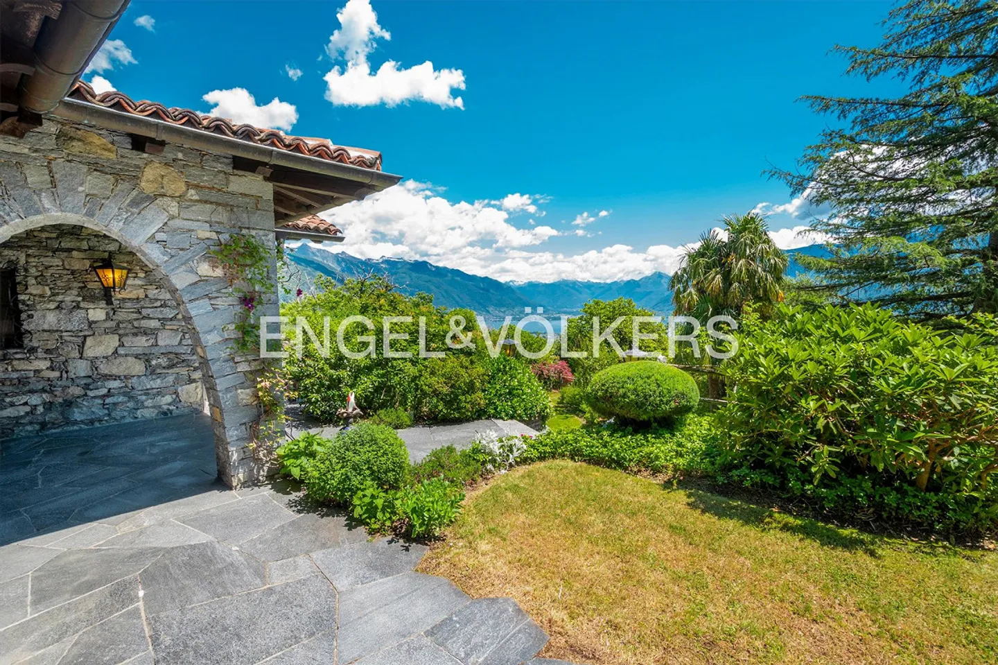 Oasis of Tranquility? Your Ticino Dream with Lake View (15) - Photo 2 of 25